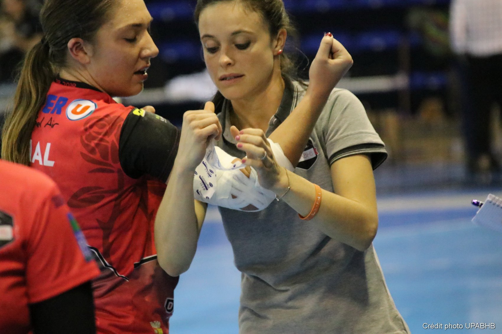 Strapping et soin terrain en ostéopathie du sport